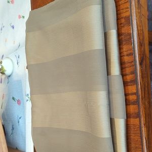 Set of 2 gold window sheers